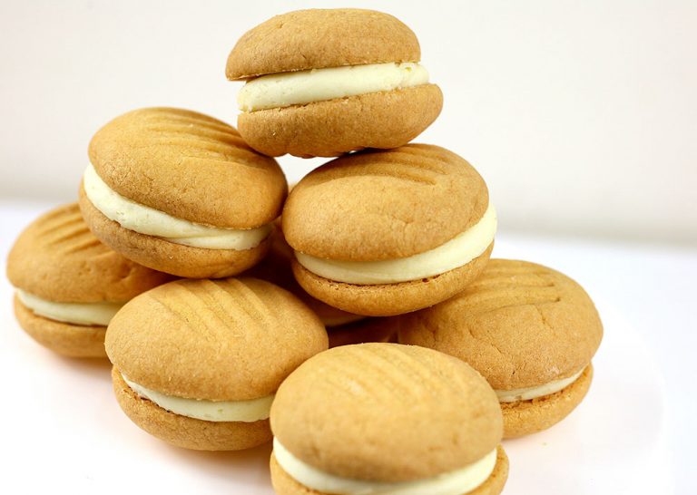 Custard Creams – Baking Sinsations