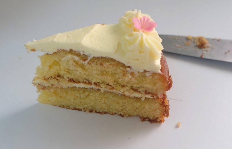 Lemon and Elderflower Cake - Image 3